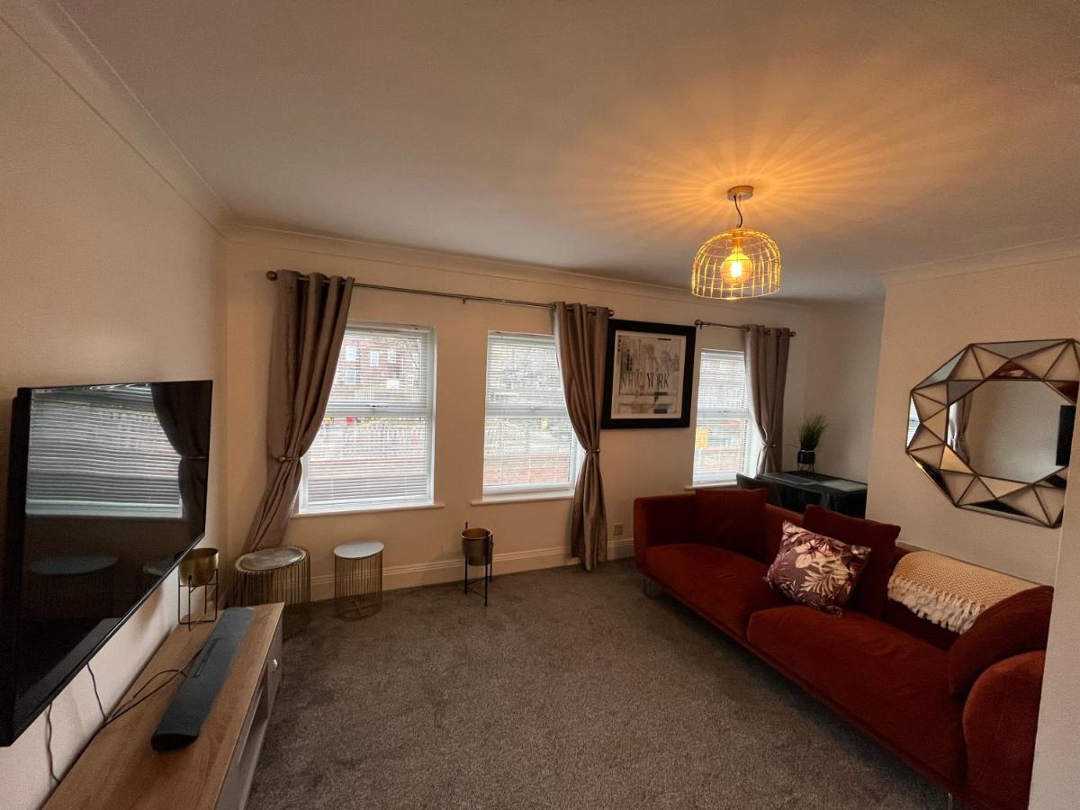 York Centre 2 Bedroom Renovated Flat, 8 Escrick Street المظهر الخارجي الصورة